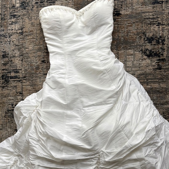 Mori Lee Wedding Dress - Picture 2 of 7